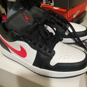 2020 WMNS Air Jordan low “SIREN REDz”